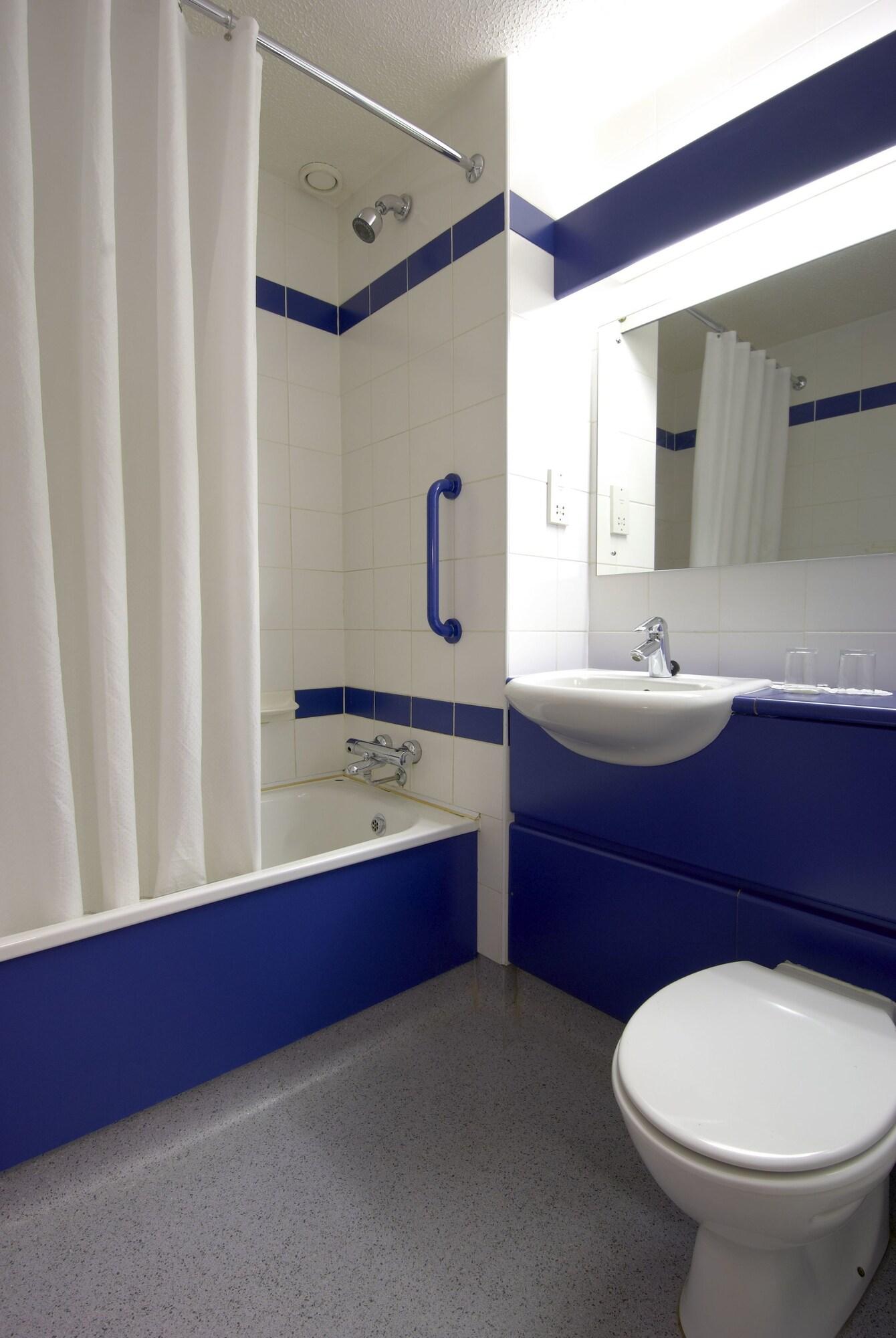 Travelodge Limerick Exterior photo