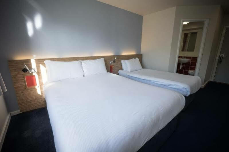 Travelodge Limerick Exterior photo